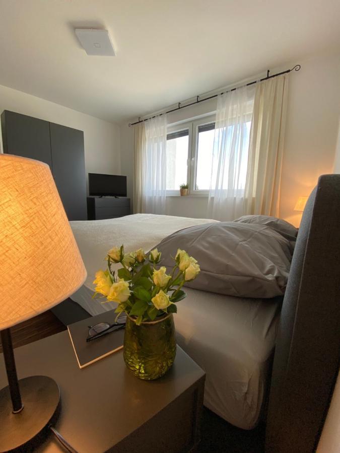Modernes Apartment Am Hafen Mit Seeblick Grossraeschen Exteriér fotografie